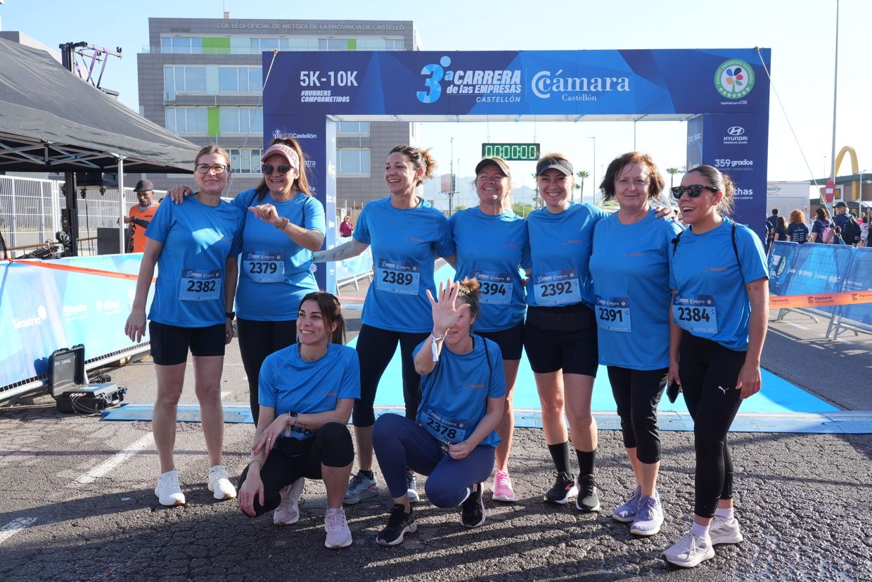 Búscate en las fotos de la Carrera de las Empresas en Castellón