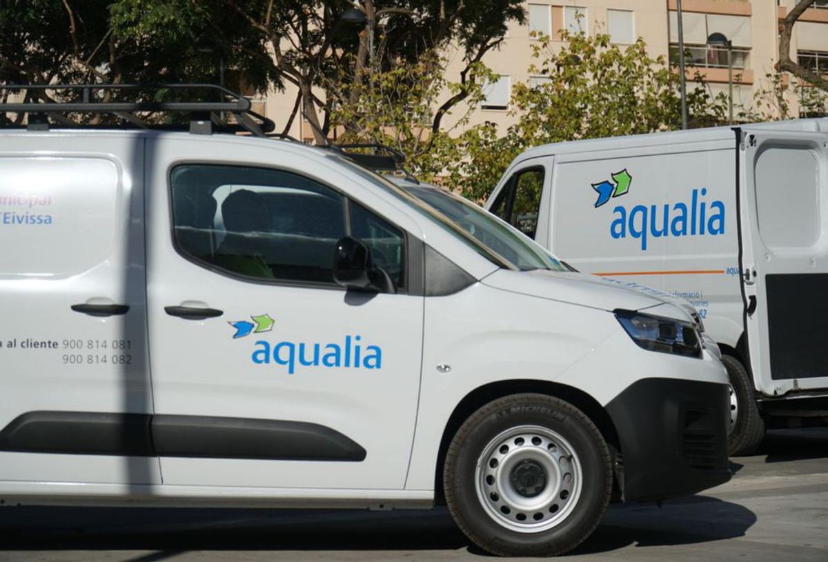 Vehículos de Aqualia en Eivissa. | FOTOS: AQUALIA