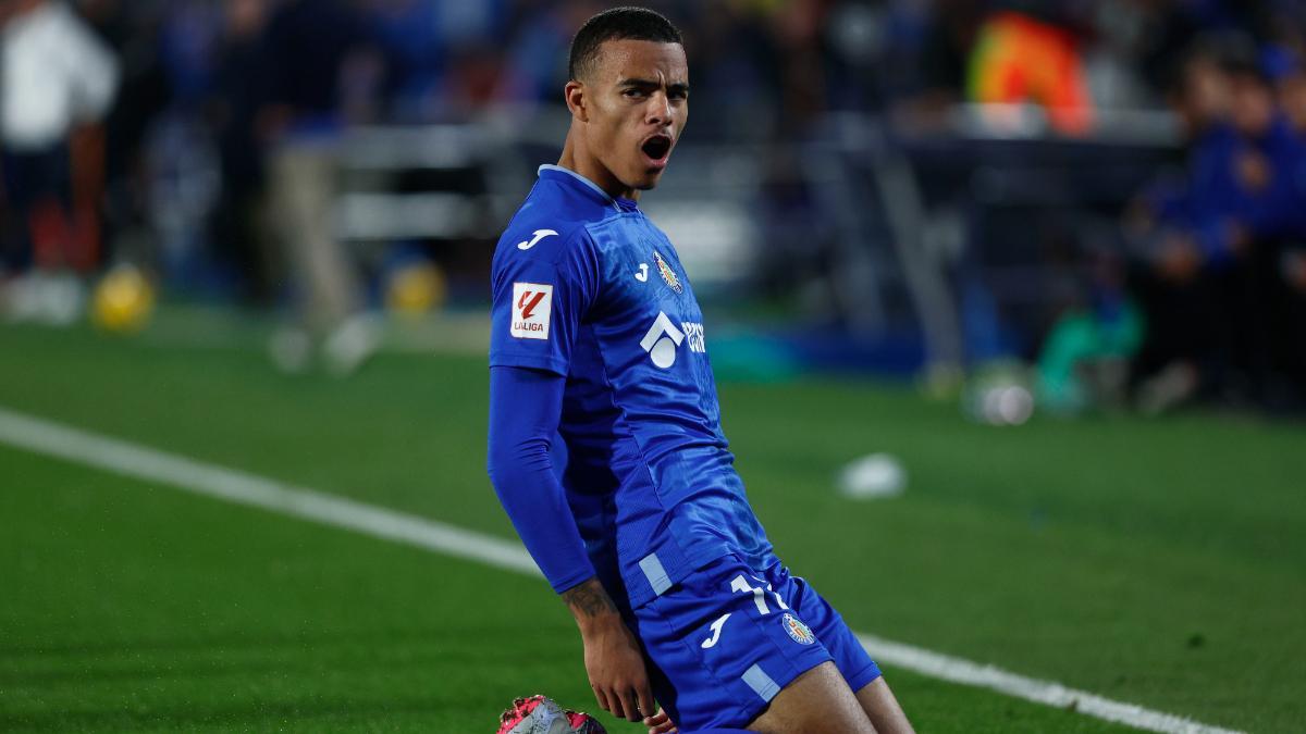 Greenwood celebrando un gol en el Coliseum