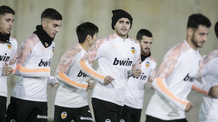 Los jugadores del Valencia CF, durante el entrenamiento del jueves.