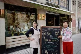 La Confitería San Antonio cumple 50 años endulzando generaciones en Gijón