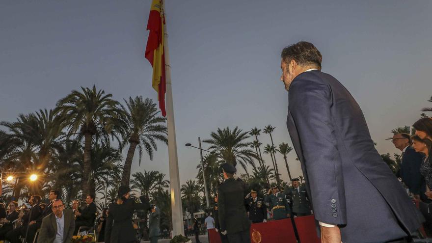 Elche conmemora el día de la Fiesta Nacional