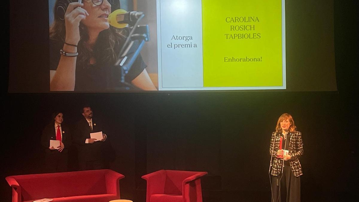 Carolina Rosich recoge el I Premi Anna Pérez Pagès de periodismo cultural
