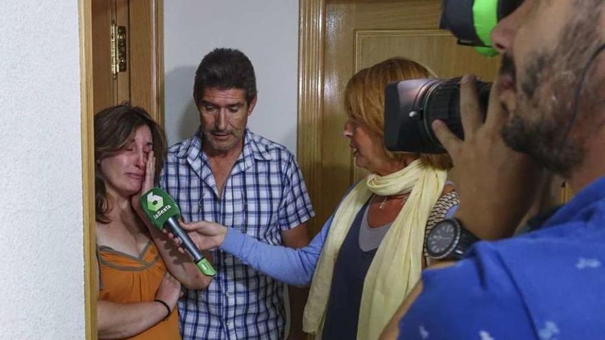 Vecinos de la mujer asesinada en Arévalo, consternados por el suceso.