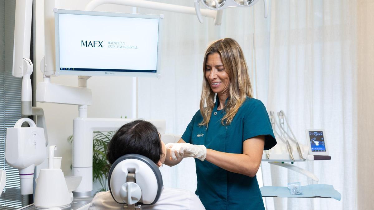 Fotografía del interior de las clínicas MAEX Pousa en Vigo y Pontevedra, con la doctora Xiana Pousa, directora médica.