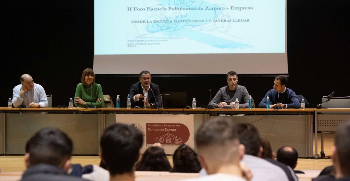 Participantes en el Foro Universidad-Empresa celebrado en el Campus Viriato. | Jose Luis Fernández