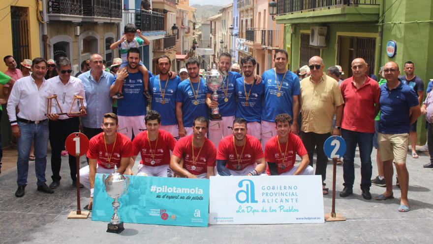 Els equips finalistes de la XXXV Lliga de llargues en primera categoria, Benidorm y Parcent.