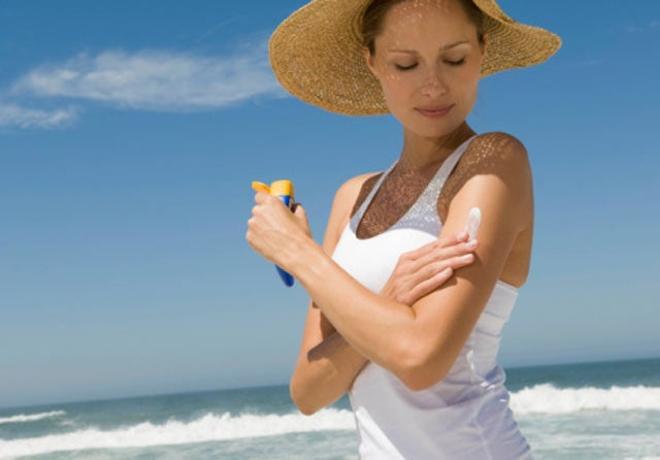 Cuida tu piel del sol con un buen protector