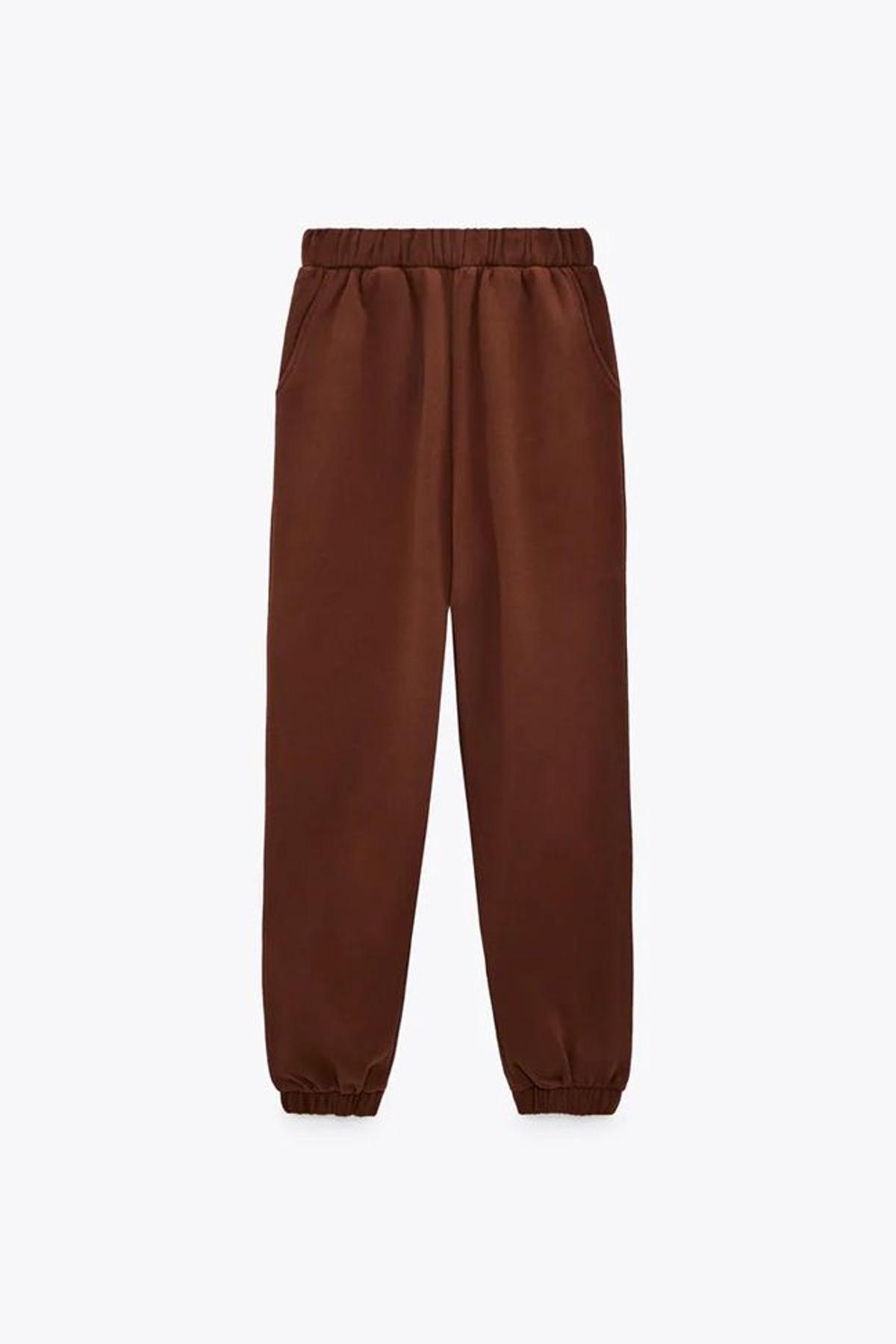 Pantalón 'jogger' marrón, de Zara