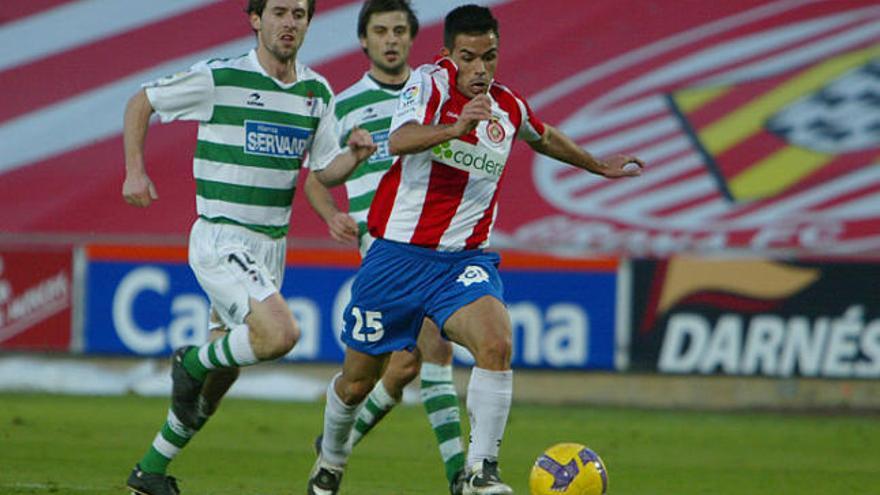 El debutant Felipe se&#039;n va per velocitat de dos defenses de l&#039;Eibar. L&#039;exdavanter de l&#039;Aris va ser un dels artífexs de la victòria gironina.