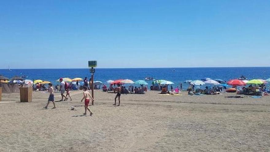 Playa de Torre del Mar a la altura del chiringuito Colonia