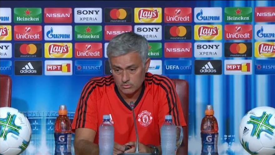 Mourinho, sobre Bale: "Si está en la puerta de salida, yo voy a intentar esperarlo del otro lado"