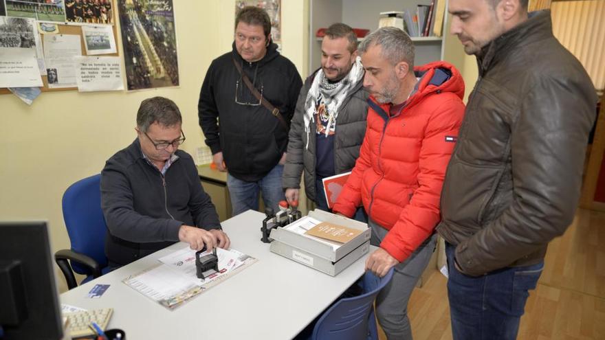 Representantes sindicales registran la petición de reunión de mañana.