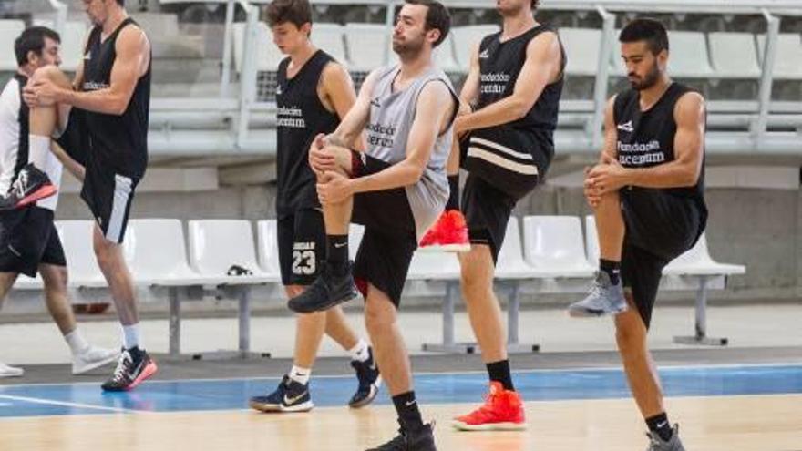 Jugadores del HLA Alicante en el Pedro Ferrándiz.