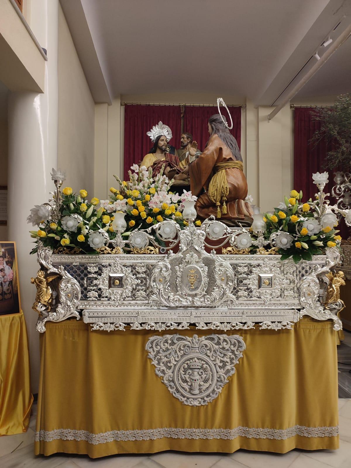 Trono de la Conversión de María Magdalena, con su nuevo fajín