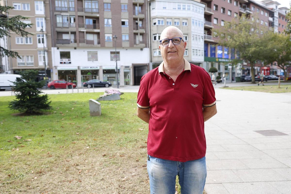 Manuel Anes con el nuevo Leroy Merlín a sus espaldas.