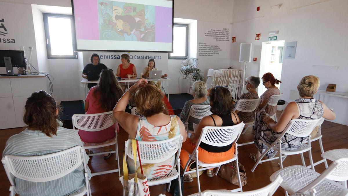 Asamblea general de la Associació de Dones Progressistes d’Eivissa.