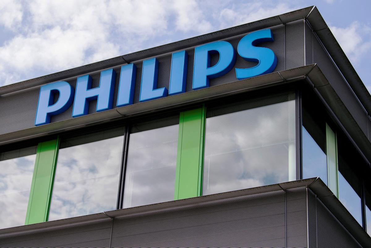 Philips acomiadarà 6.000 empleats més després d’haver perdut 1.608 milions el 2022