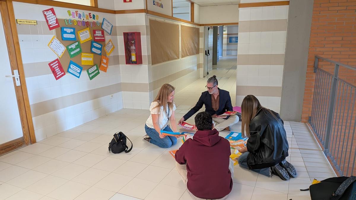 El IES Ítaca celebra la Semana de la Educación Financiera 2025 con talleres, juegos y aprendizaje práctico