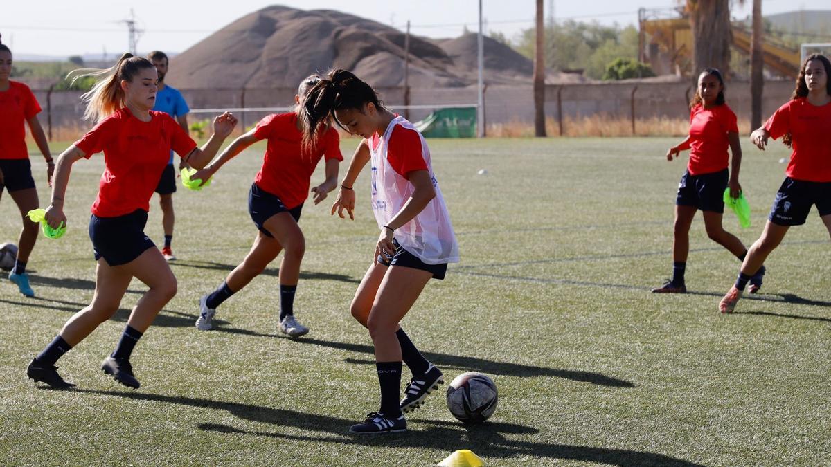 Lance de una sesión de trabajo del Córdoba Femenino en la Ciudad Deportiva.