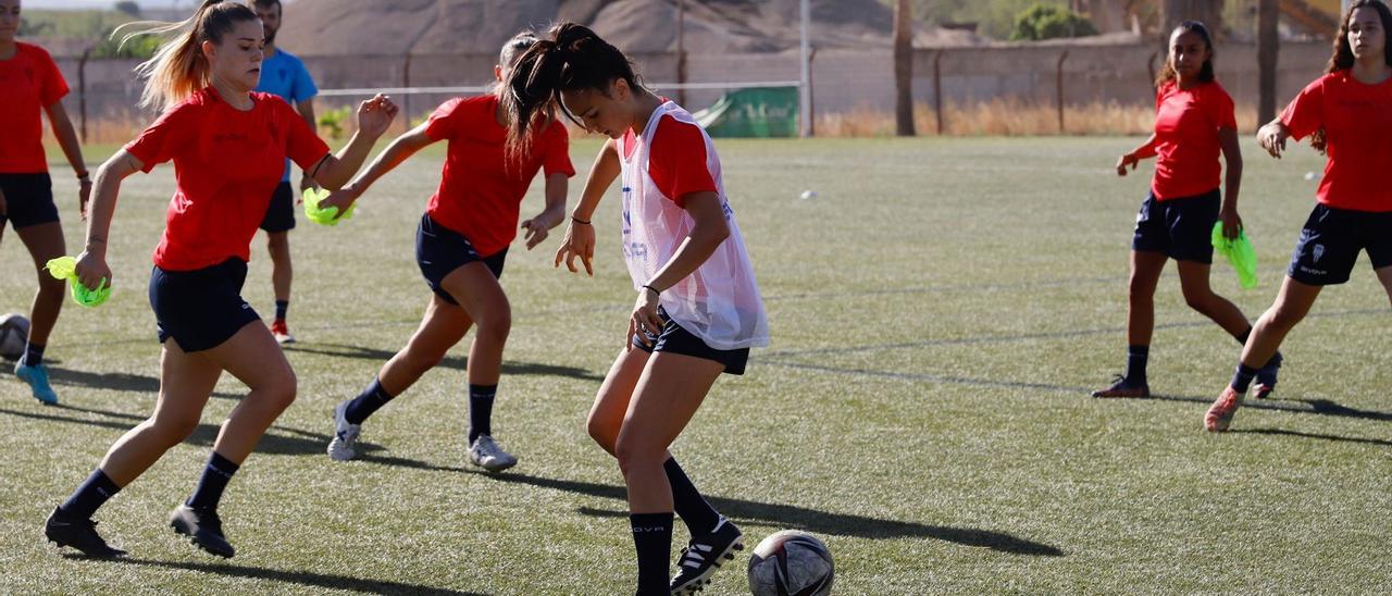 Lance de una sesión de trabajo del Córdoba Femenino en la Ciudad Deportiva.