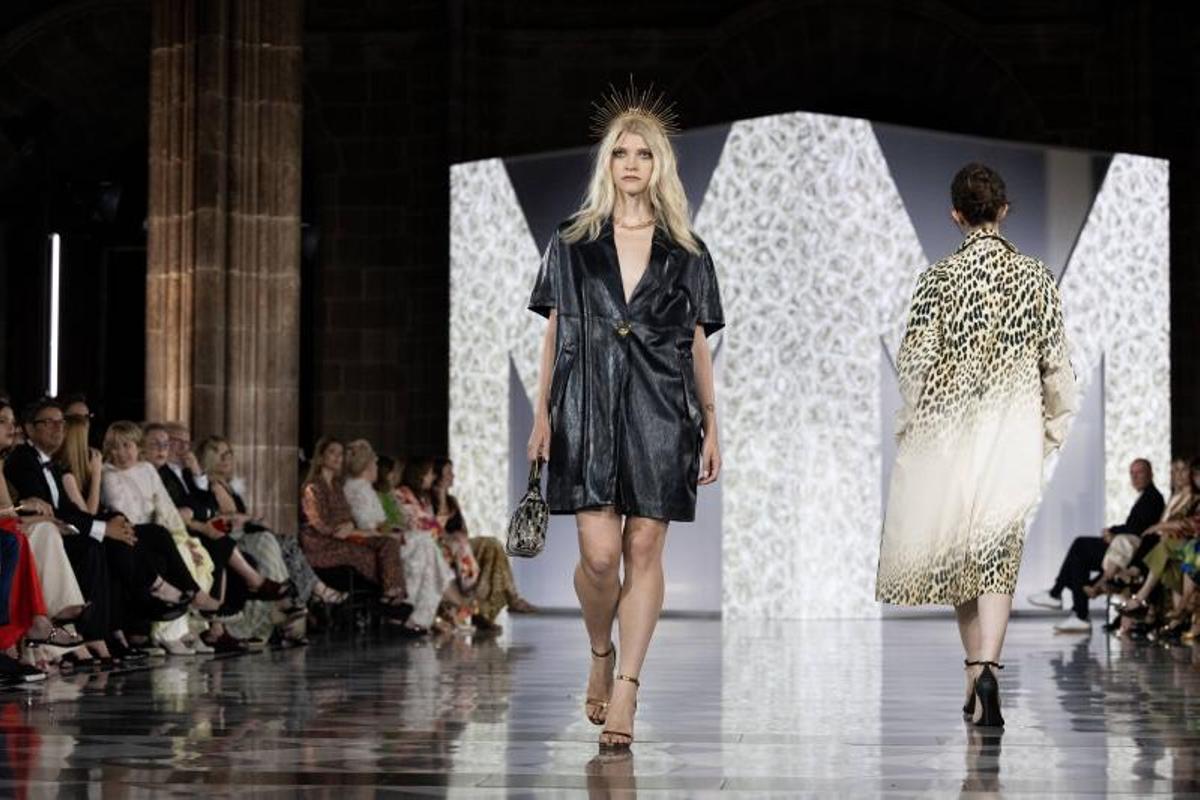 Desfile de los 45 años de Lola Casadamunt activa en la moda Desfile de los 45 años de Lola Casadamunt activa en la moda