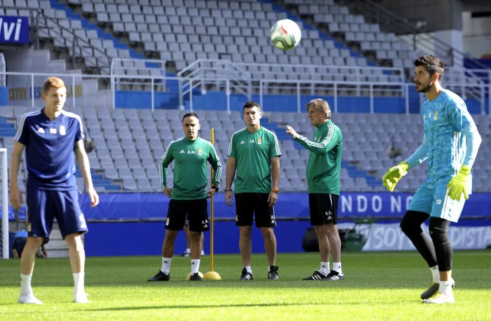 Entrenamiento del Real Oviedo en el Carlos Tartiere