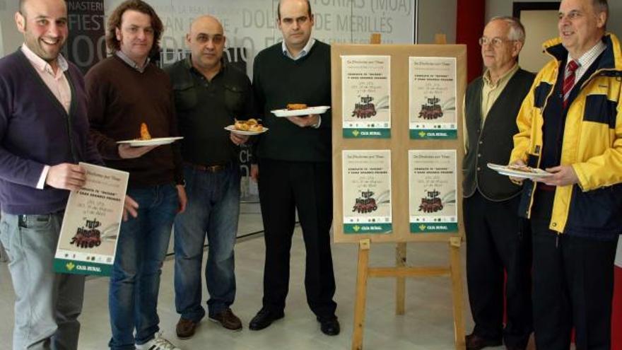 Hosteleros y concejales en la presentación de la Ruta del Pincho de Tineo.