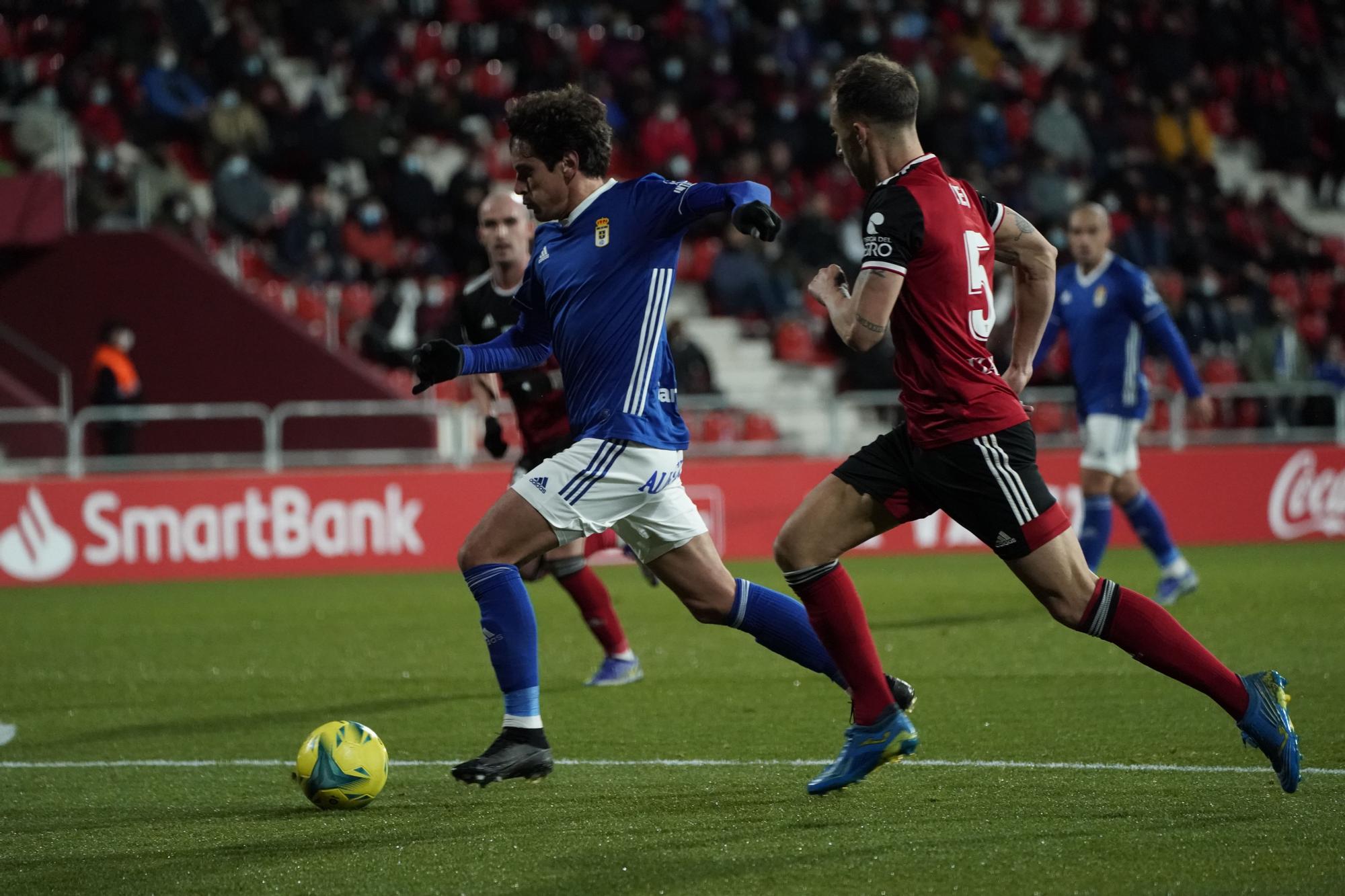 El partido entre el Mirandés y el Real Oviedo, en imágenes