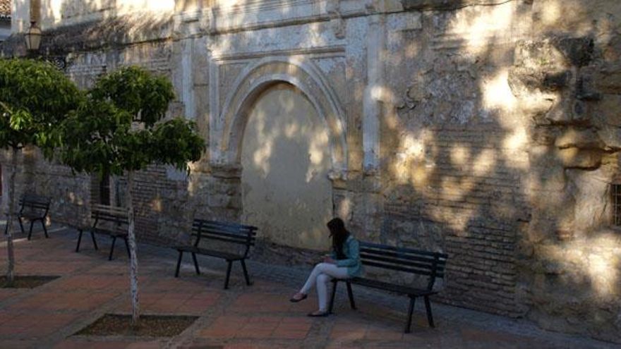 Imagen de la puerta de la iglesia que se quiere restaurar.