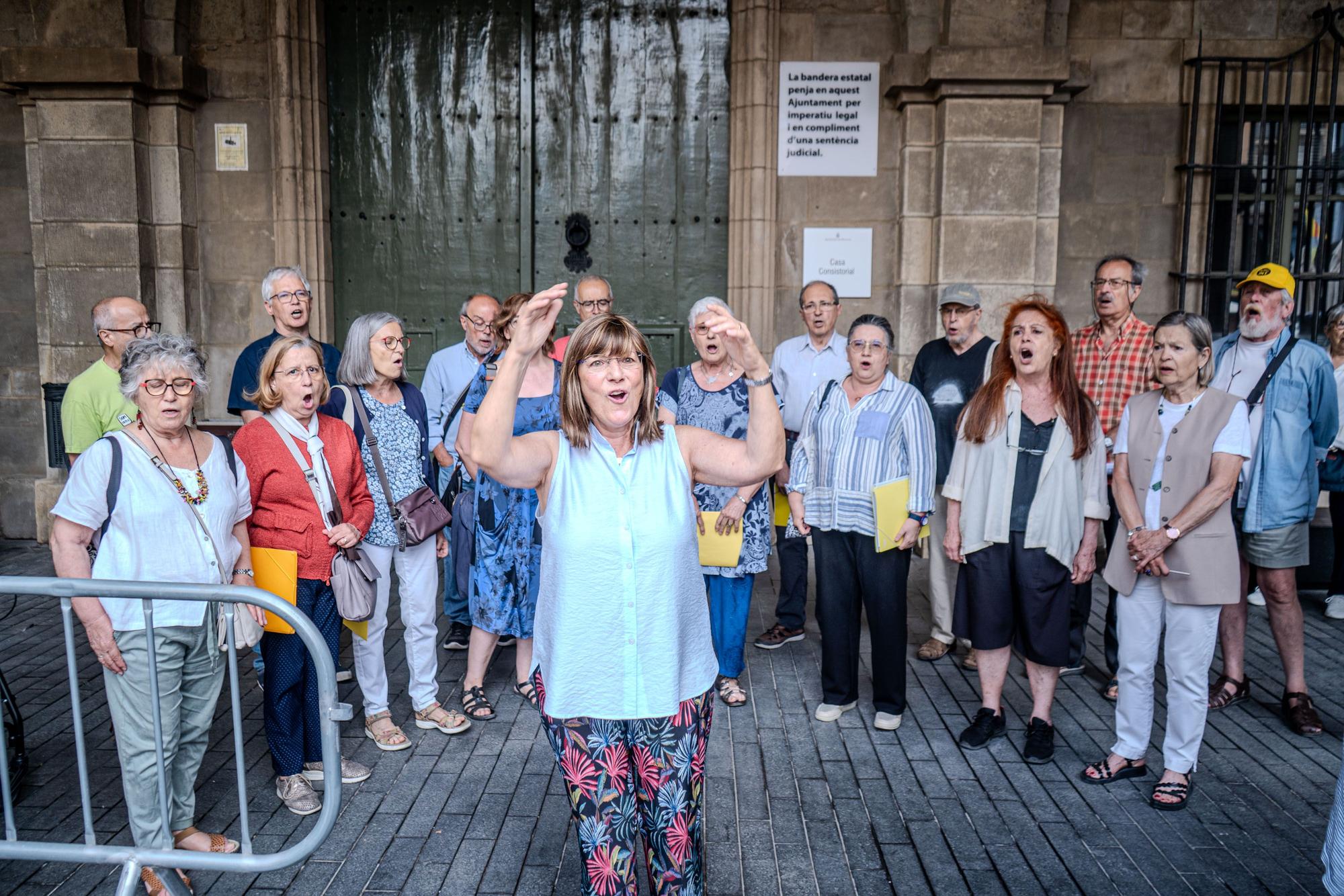 La revetlla i la flama del Canigó arriben a Manresa