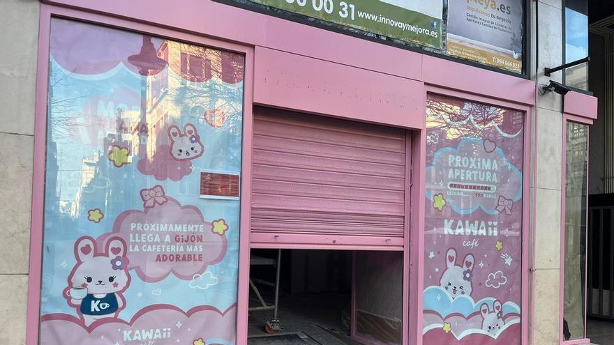 Colas desde las siete de la mañana en la inauguración del primer Café Kawaii de la comarca de Avilés: "El madrugón vale la pena"