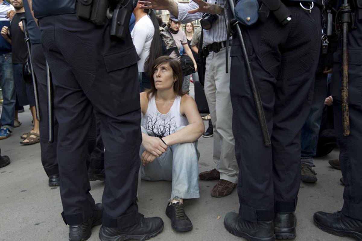 El desalojo de plaça Catalunya, visto por Albert Bertran.