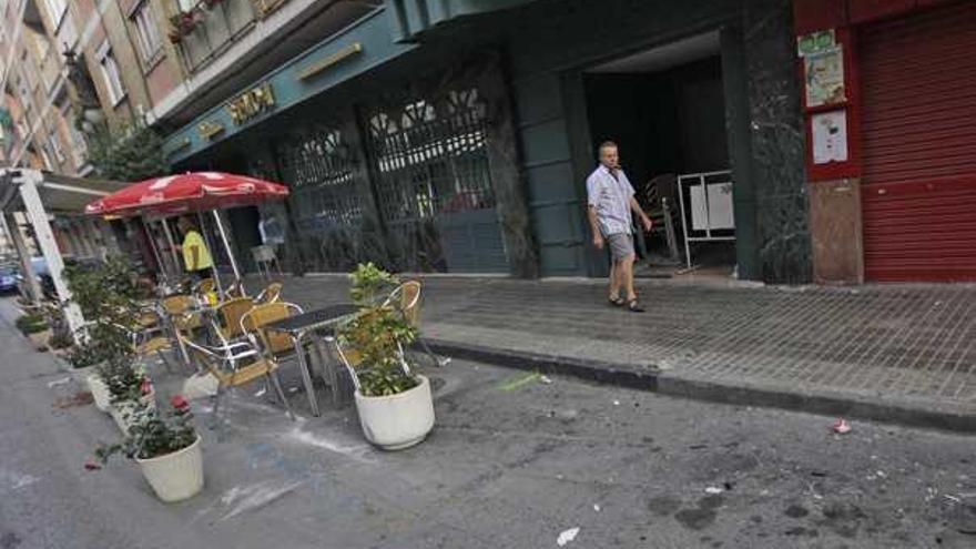 Una imagen de la terraza del bar en el que se produjo ayer a mediodía el accidente.