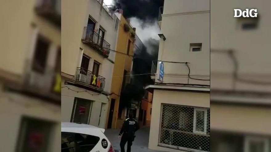 Un incendi crema la planta baixa d'una casa a Palamós