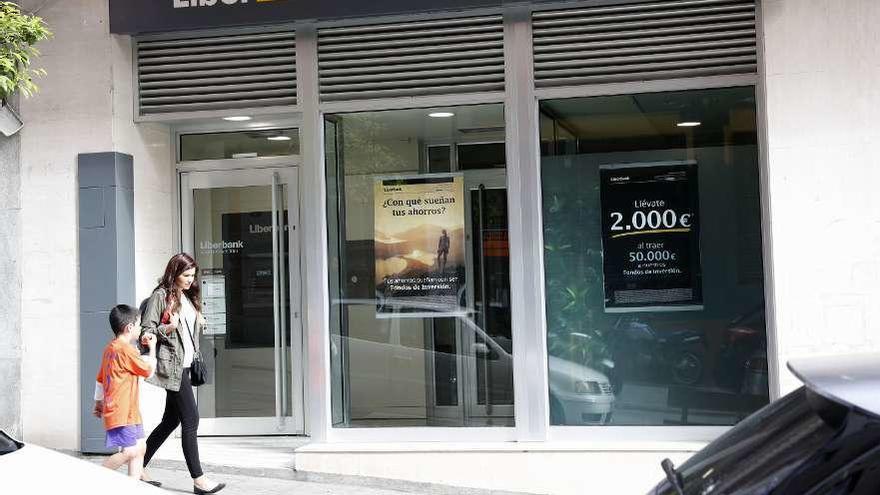 Sucursal de Liberbank en el centro de Vigo. // José Lores