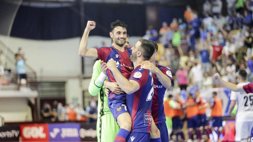 Levante - Valdepeñas: Las mejores fotos del partido