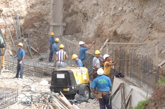 OBRA CIMENTACIONES ARCHIPIELAGO EN CIUDAD ALTA