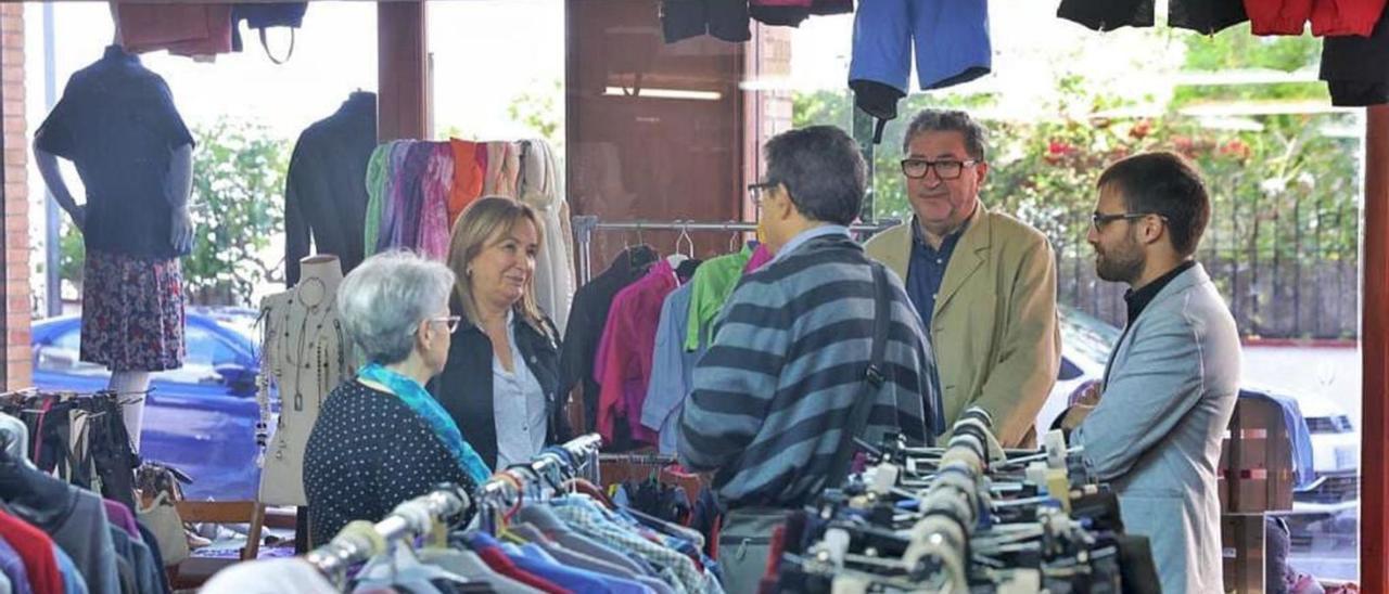 L’alcalde de Roses i la regidora de Benestar Social han visitat les instal·lacions del rober