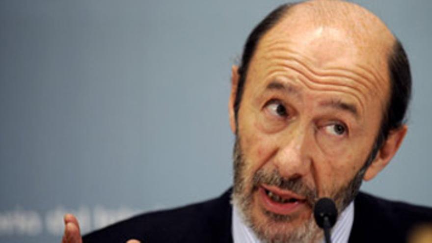 Rubalcaba admite &quot;acercamientos&quot; de presos etarras a Euskadi, pero dice que también hay &quot;alejamientos&quot;