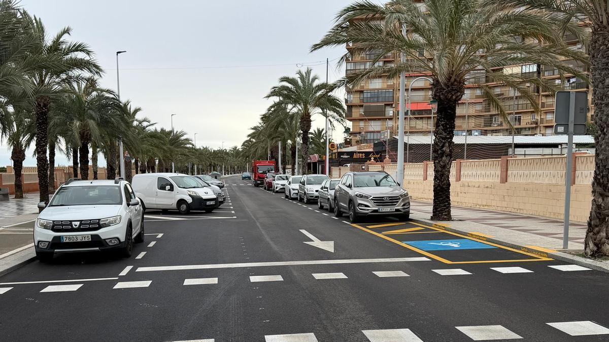 La nueva señalización junto a una de las zonas con urbanizaciones más concurridas de Arenales del Sol