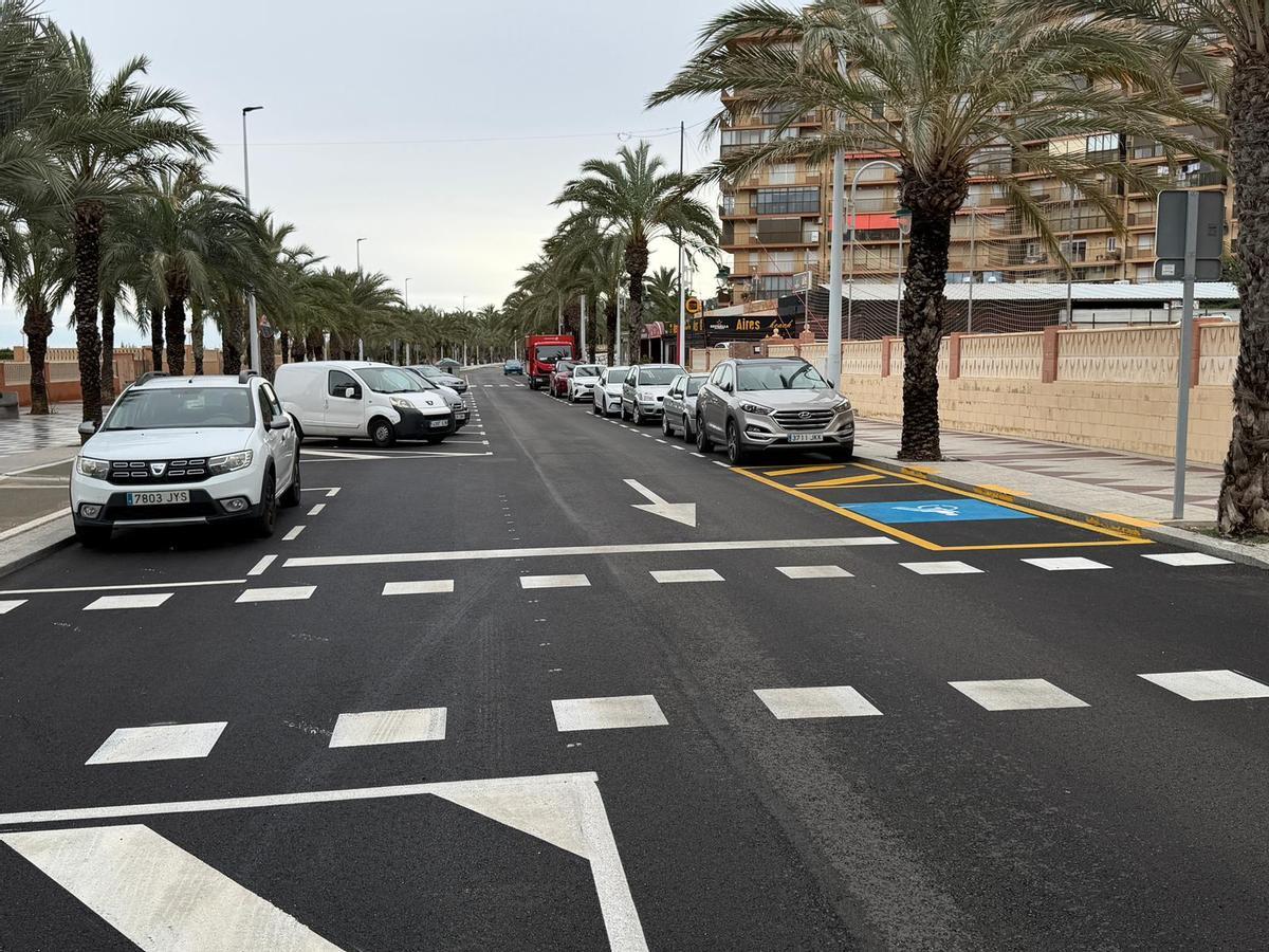 La nueva señalización junto a una de las zonas con urbanizaciones más concurridas de Arenales del Sol