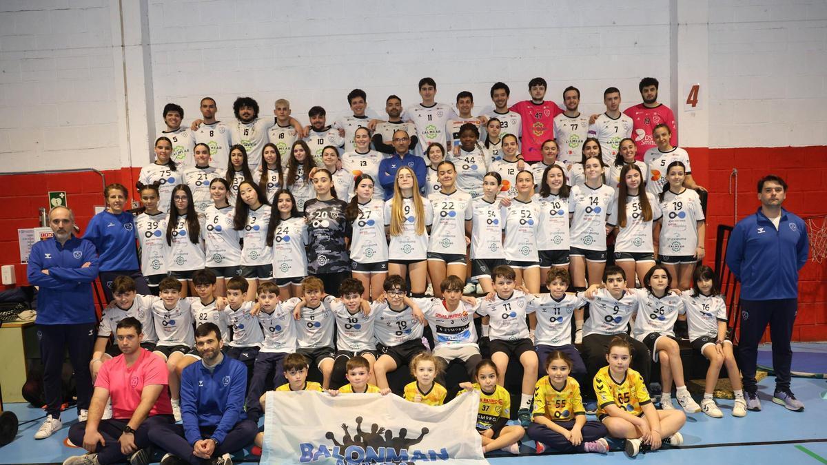 El club vilagarciano sigue apuntalando sus bases.