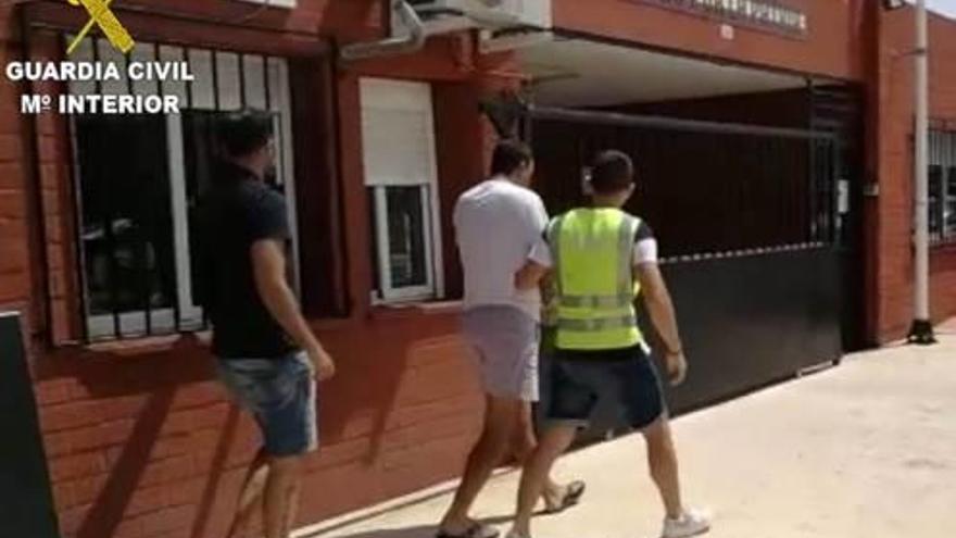 Detenido en Teulada por 32 robos en casas de la Marina Alta disfrazado de obrero