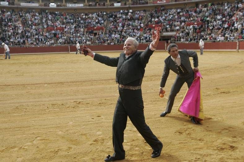 El Cordobés corta dos orejas en su vuelta a los Califas