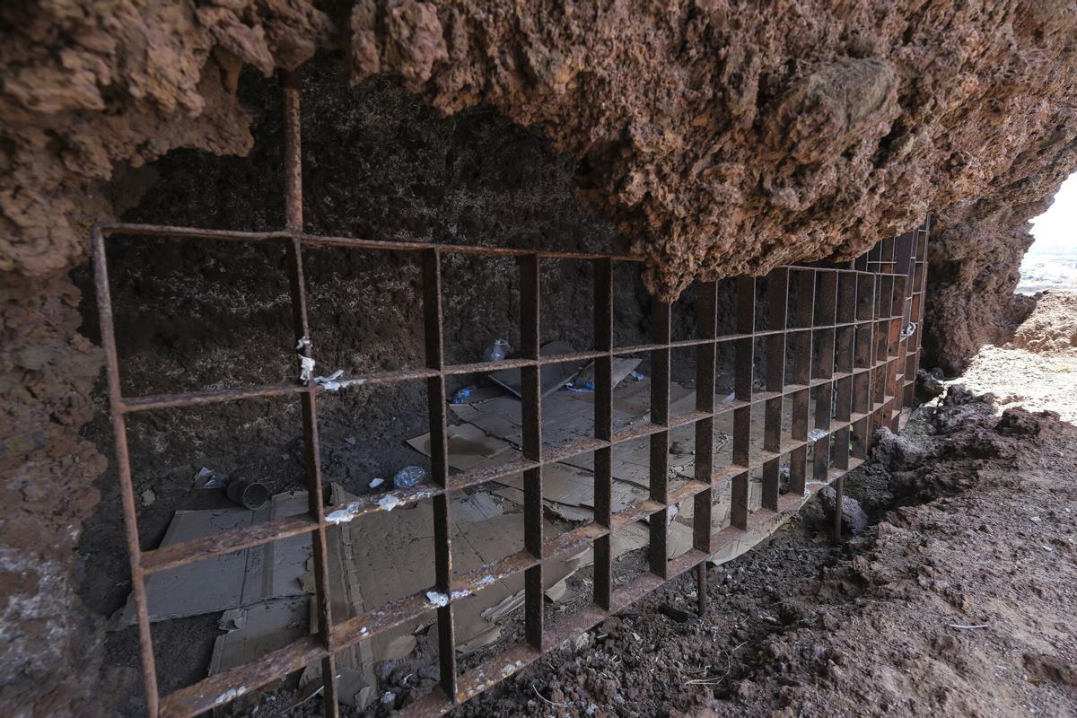 Cuevas de Los Canarios en El Confital