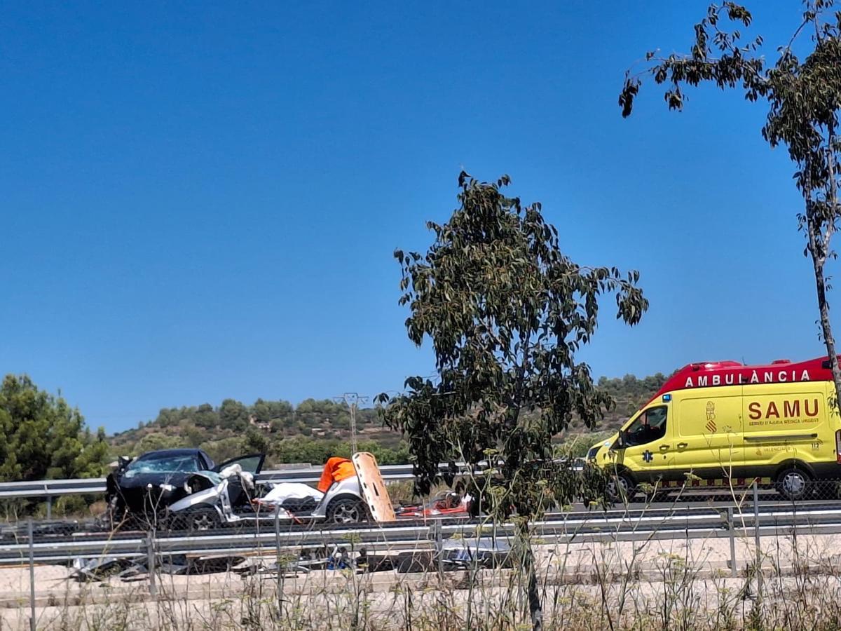 Dos fallecidos y dos heridos graves en un brutal accidente de tráfico en Benissa