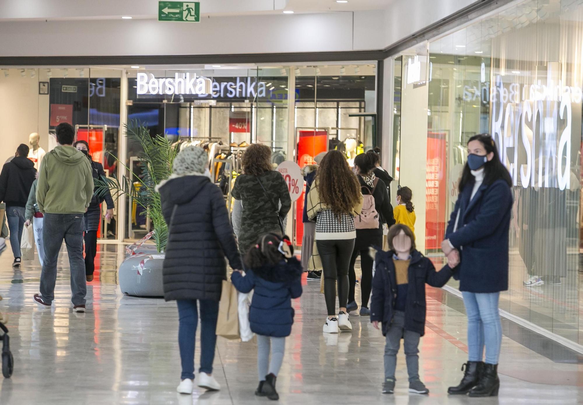 Así están los centros comerciales de Alicante este fin de semana