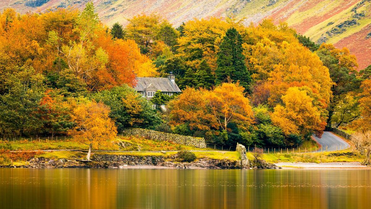 Disfruta de unas vistas otoñales únicas desde este pequeño pueblo de Escocia.