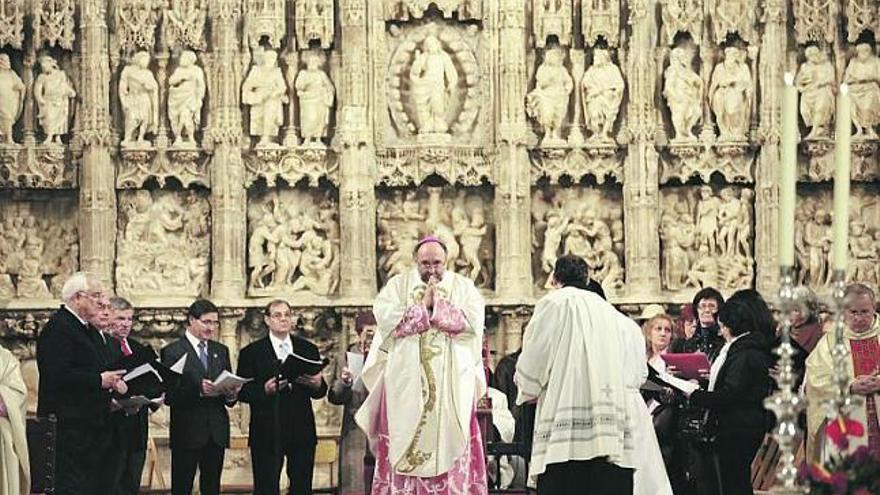 El obispo se despide de sus diocesanos oscenses